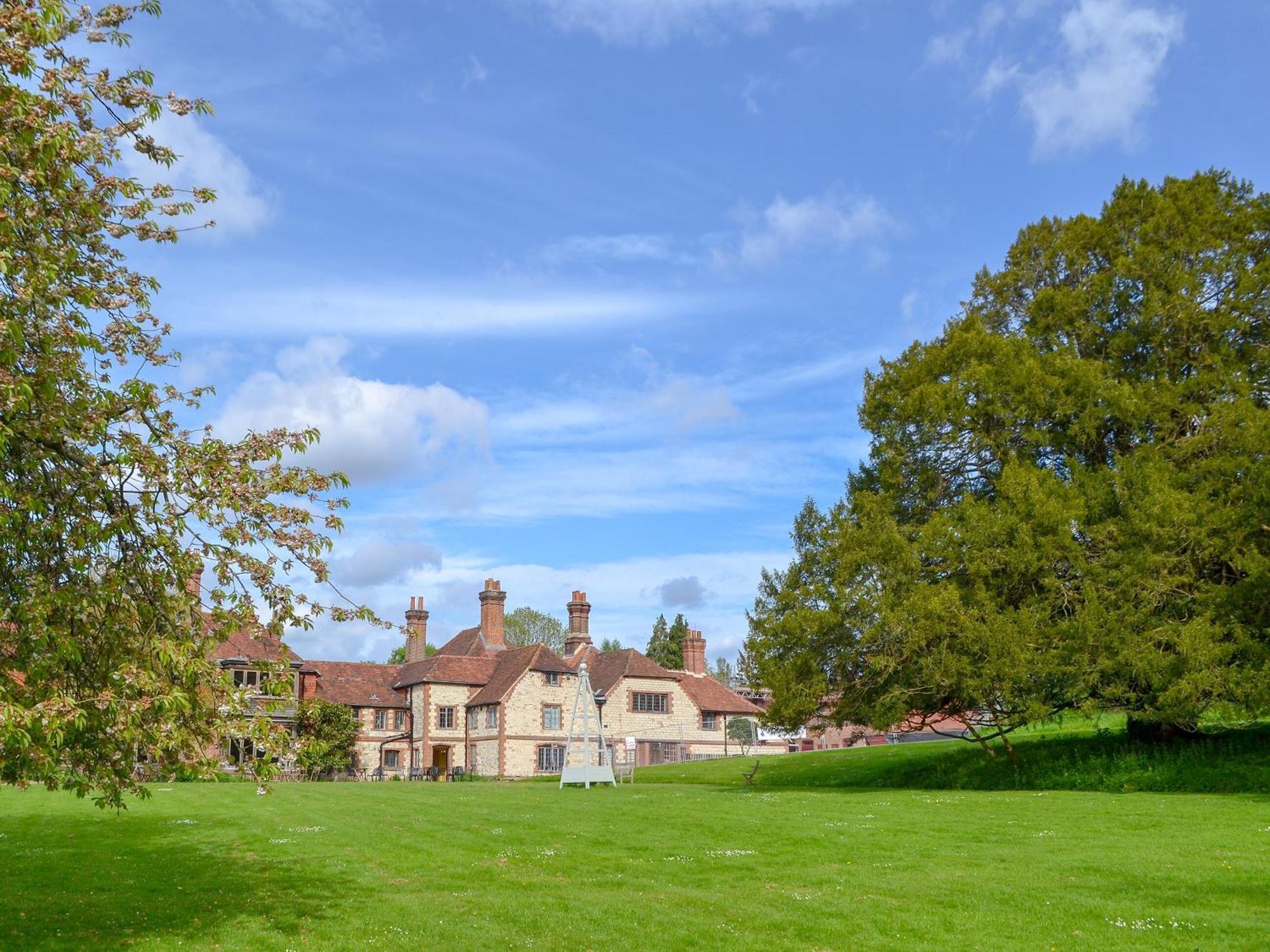 Stable Yard Cottage Selborne Exterior photo